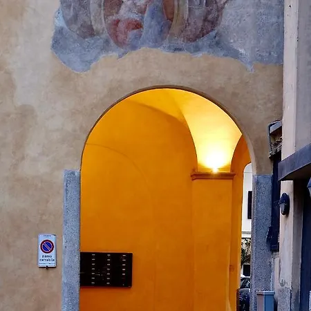 Apartment Joivy Romantic With Parking Como
